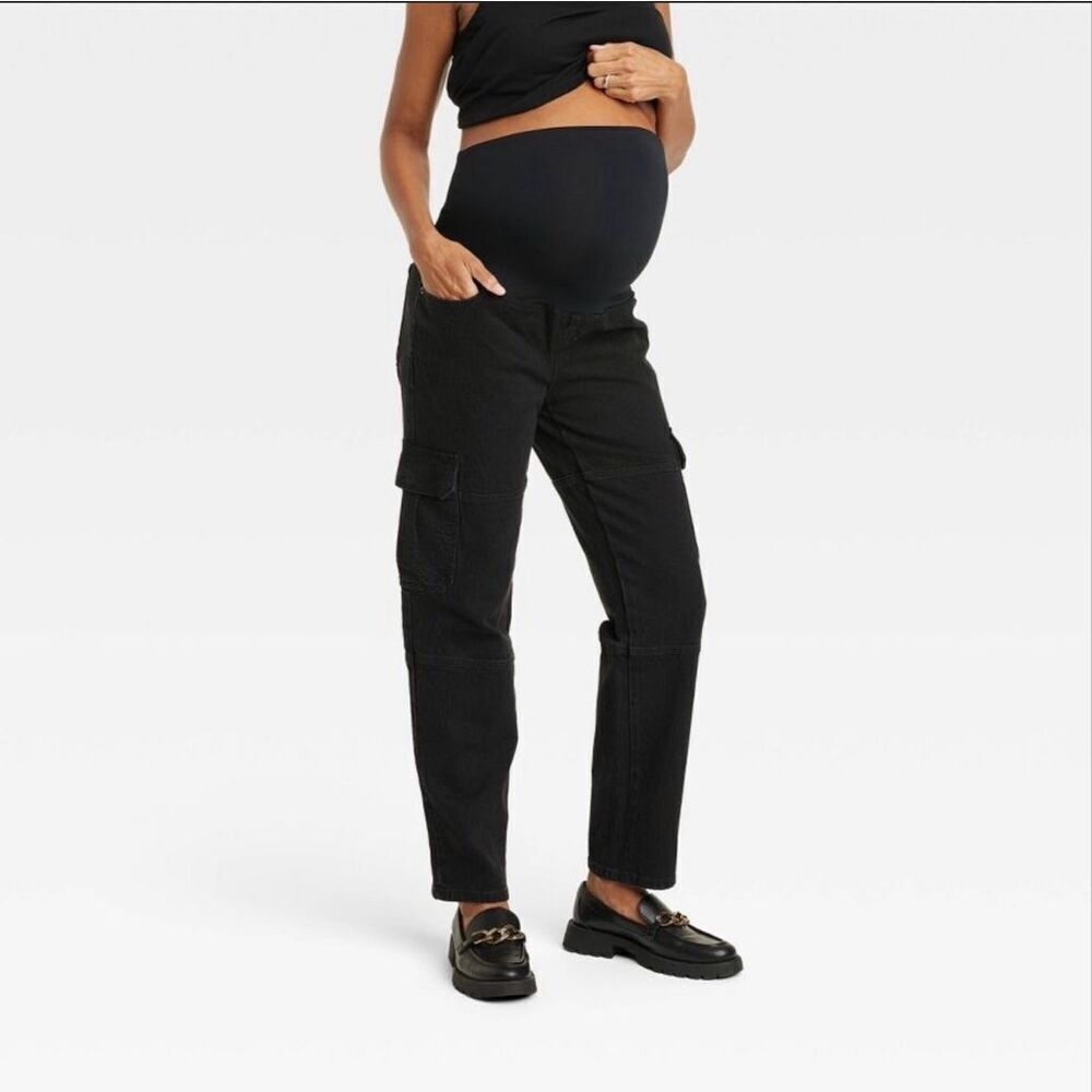 Ingrid & Isabel Over The Belly 90’s Straight Black Cargo Maternity Jeans Size 2
